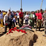 Астраханские поисковики прощаются с останками найденных солдат в Ростовской области